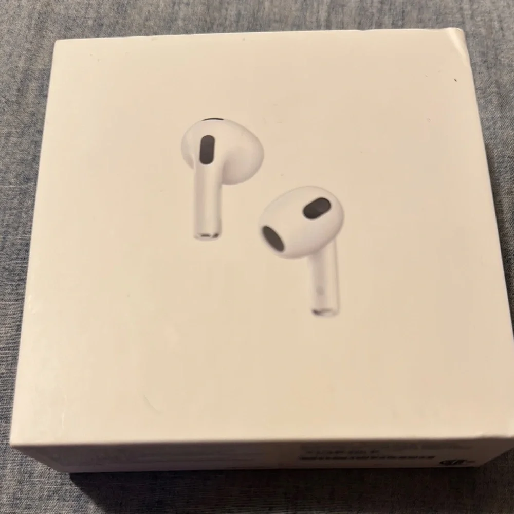 Apple White AirPods Pro Headset NEW SEALED AIRPODS 3rd Generation